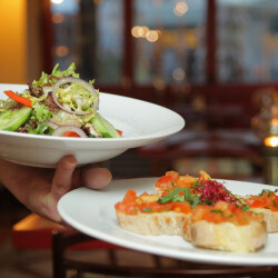 Best restaurants Palm Coast for business lunches - outdoor dining setting